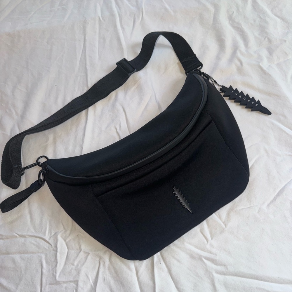 Thacker Black Neoprene Cocoon Day Sling Crossbody Bag Brand New!
